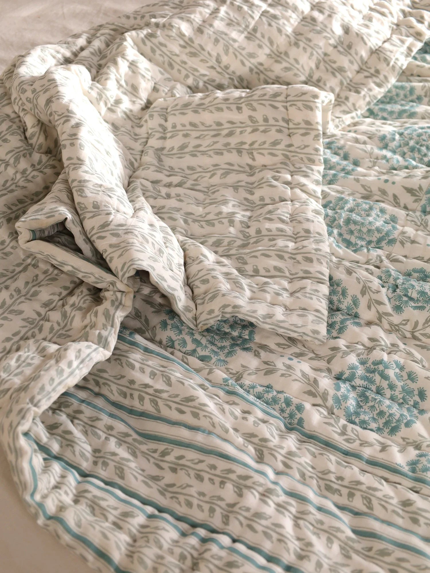 All Season Jaipuri Quilt | 100% Pure Cotton | Block Print | Double Bed - Rhea